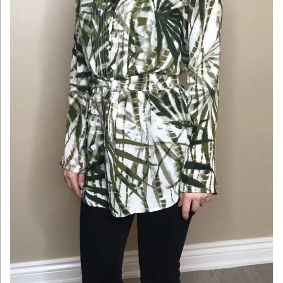 Punt Roma 🌿 Neck Blouse 🍃 - Picture 3 of 7